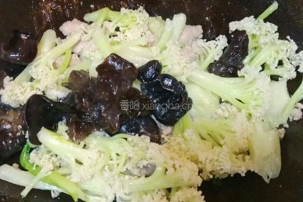 木耳菜花小炒肉的做法图解8