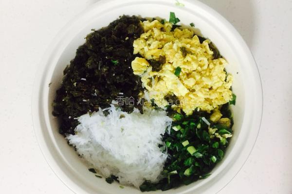 素馅彩色饺子的做法图解1