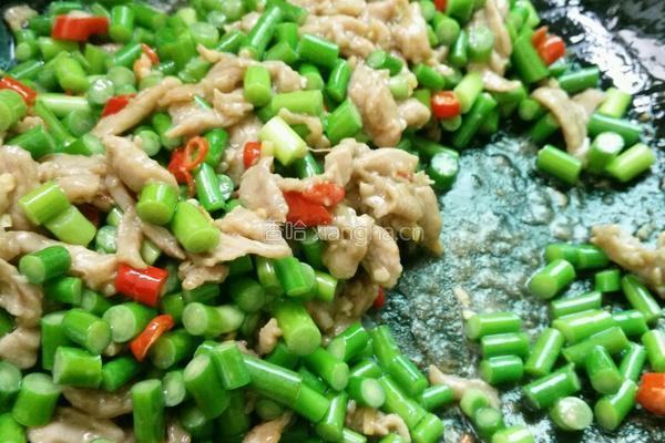 蒜苔炒肉的做法图解5