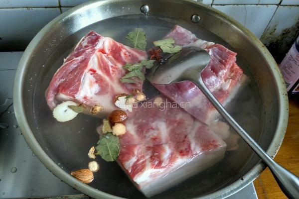 霉干菜扣肉的做法图解1