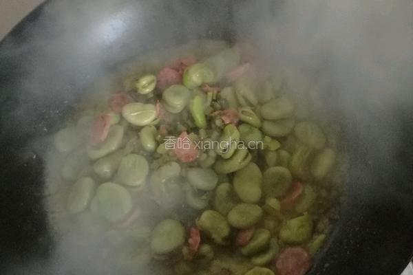 香肠咸菜炒蚕豆的做法图解12