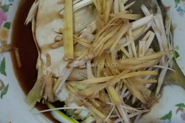 清蒸红酒扁平鱼的做法图解3