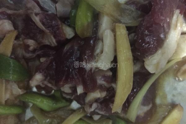 牛肉炒饭的做法图解1