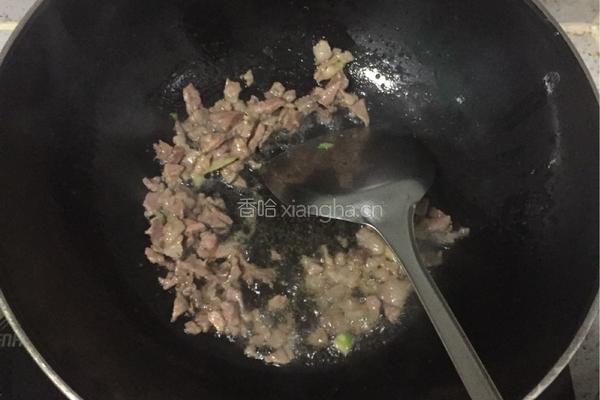 牛肉炒饭的做法图解2