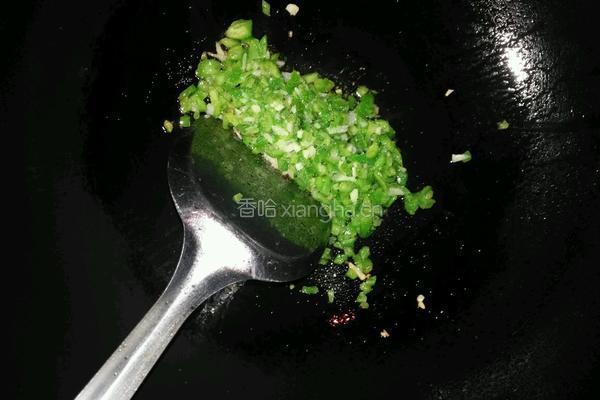青椒皮蛋的做法图解4