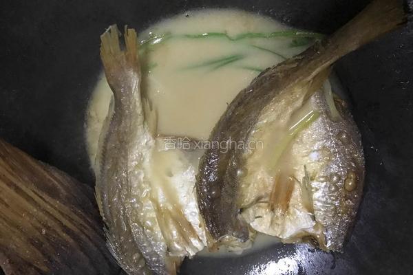 家烧咸黄鱼的做法图解4