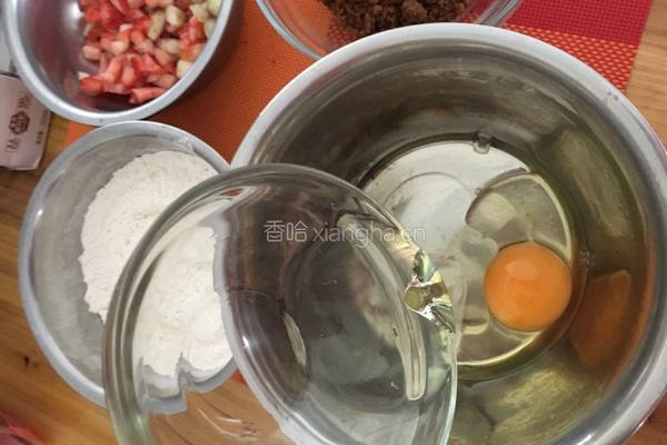 纸杯草莓麦芬的做法图解2