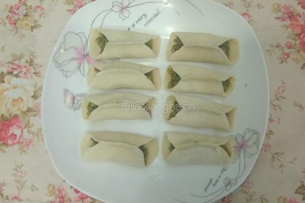 芹菜肉馅锅贴的做法图解8