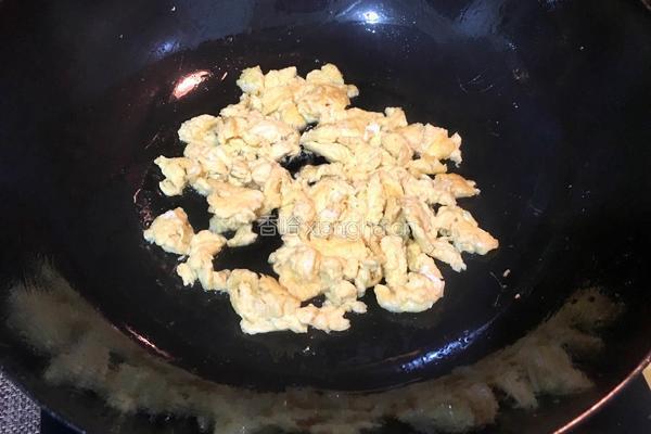 菠菜炒鸡蛋的做法图解4