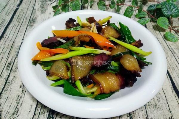 蒜苗炒腊肉