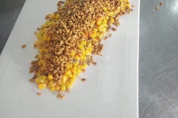 松仁玉米的做法图解5
