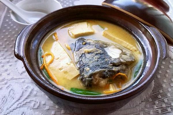 虫草鱼头豆腐汤的做法图解9