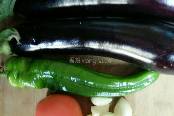 家常红烧茄子的做法图解1