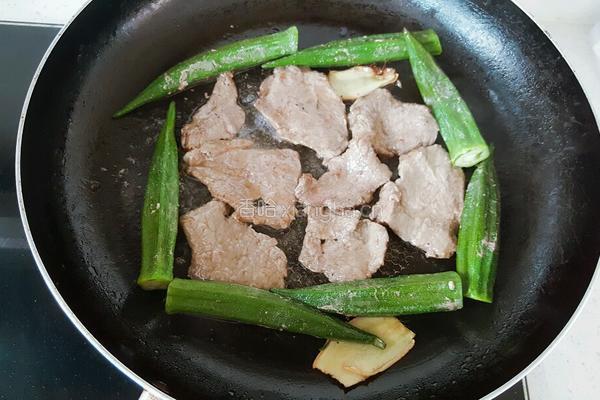 香煎牛肉秋葵的做法图解6