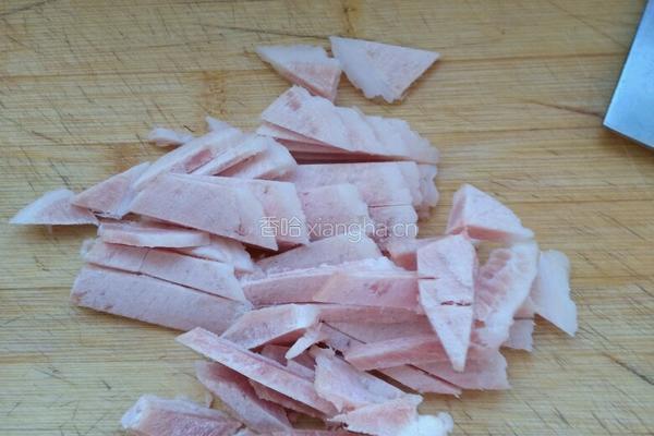 东北土豆炖茄子的做法图解1