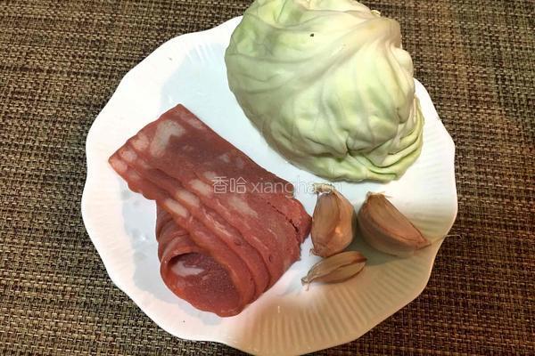 培根炒包菜的做法图解1