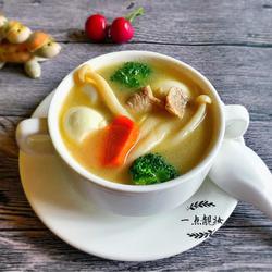 白玉菇鹌鹑蛋肉片蔬菜汤的做法[图]