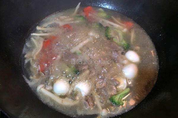 白玉菇鹌鹑蛋肉片蔬菜汤的做法图解8
