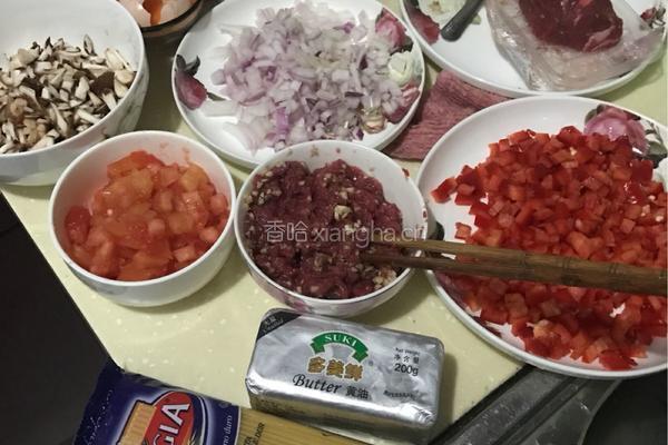 牛肉鸡蛋番茄酱意大利面的做法图解1