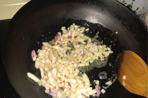 牛肉鸡蛋番茄酱意大利面的做法图解2