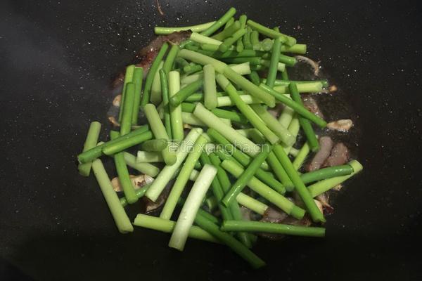 蒜薹叉烧肉的做法图解6