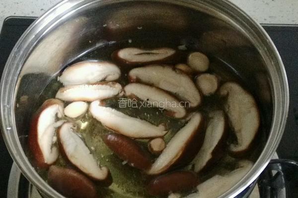 牛肉鲜蘑蔬菜面的做法图解4