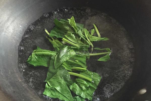 菠菜大米粥的做法图解3