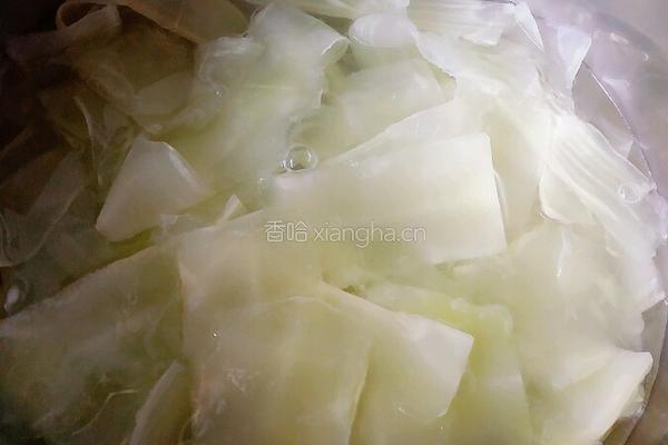 桃仁木耳拌莴笋的做法图解4