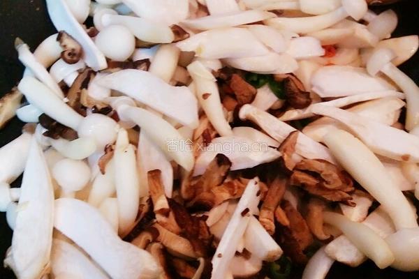 蚝油三菌菇的做法图解8