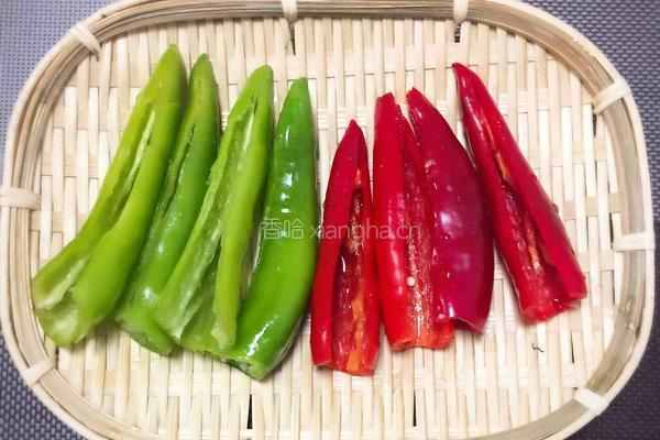 辣椒酿肉末的做法图解1