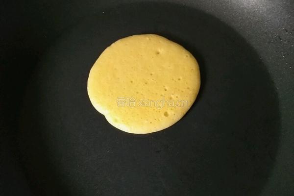 鸡蛋牛奶薄饼的做法图解3