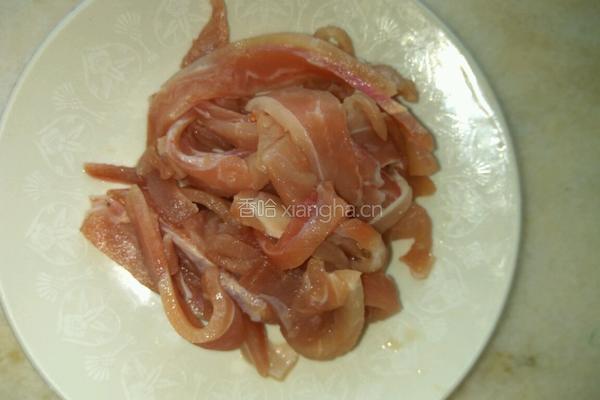 肉片炒尖椒干豆腐的做法图解1