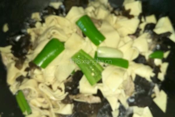 肉片炒尖椒干豆腐的做法图解8