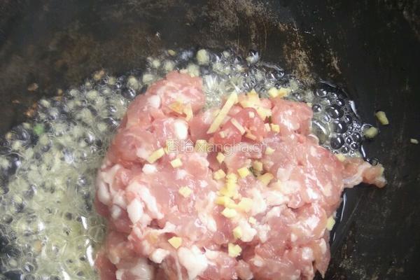 豆角肉末炒饭的做法图解2