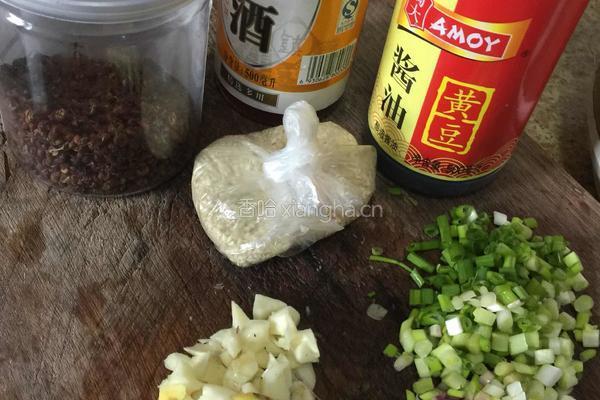 红烧芋儿鸡的做法图解1