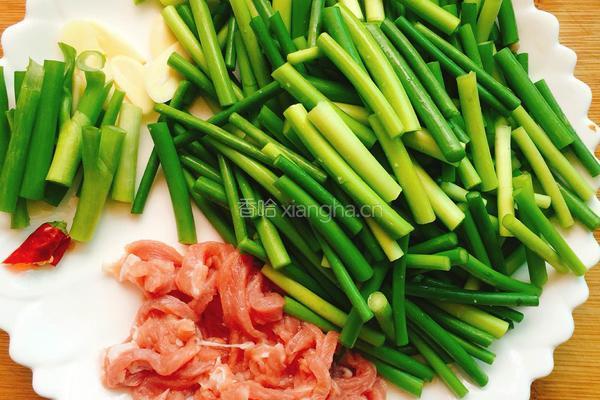 蒜薹炒肉丝的做法图解3