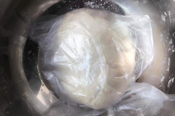 韭菜鸡蛋虾皮饺子的做法图解2