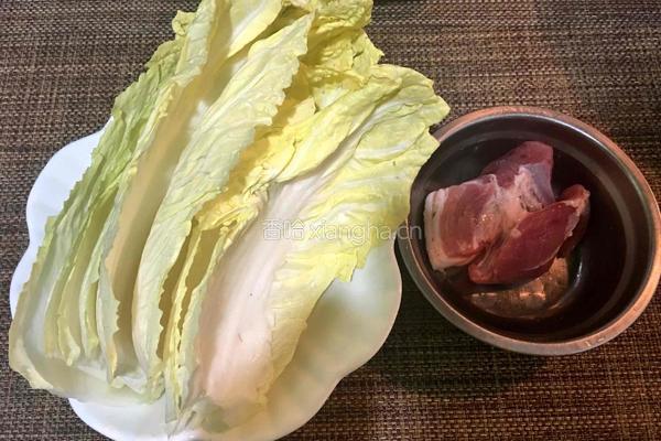 蒸白菜肉卷的做法图解1