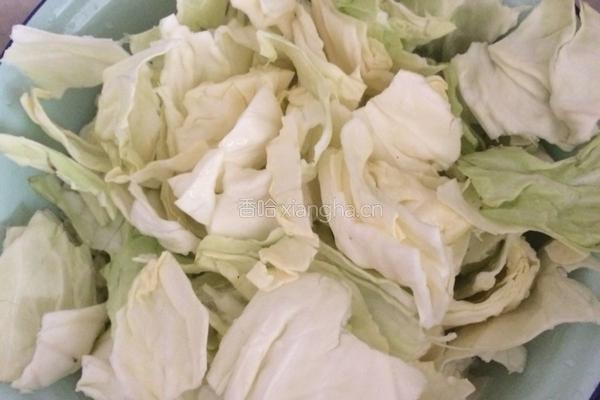 手撕包菜的做法图解1