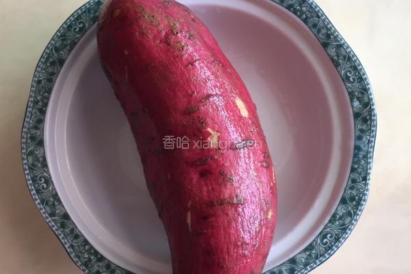 拔丝地瓜的做法图解1