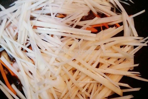 清炒土豆胡萝卜丝的做法图解8