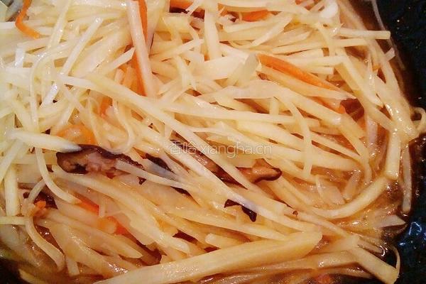 清炒土豆胡萝卜丝的做法图解9