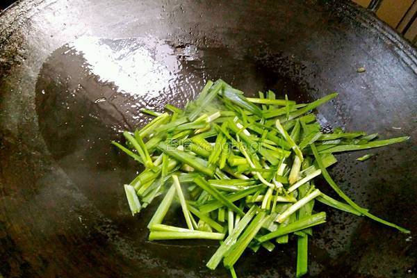 韭菜炒黄豆芽的做法图解7