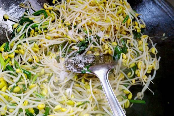 韭菜炒黄豆芽的做法图解9