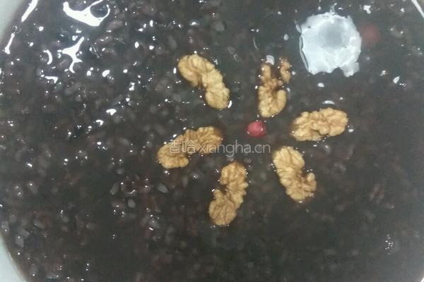 核桃黑米粥