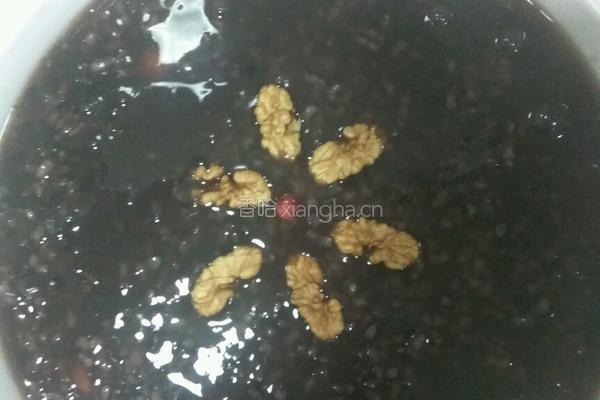 核桃黑米粥的做法图解4