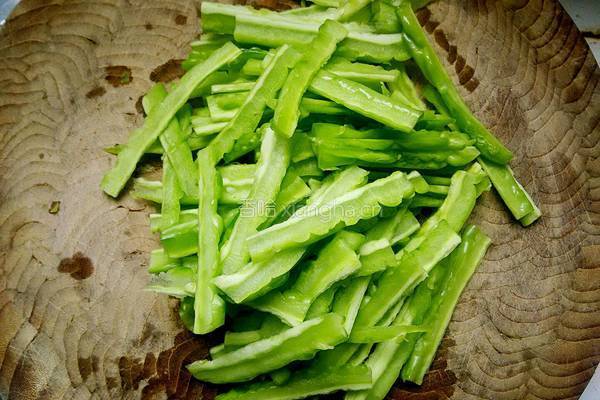 苦瓜肉丝的做法图解5