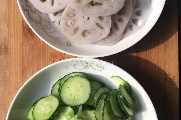 素拼黄瓜莲藕的做法图解4