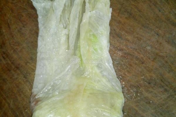 白菜肉卷的做法图解3