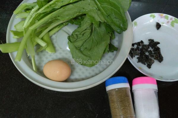 青菜木耳蛋花汤的做法图解1